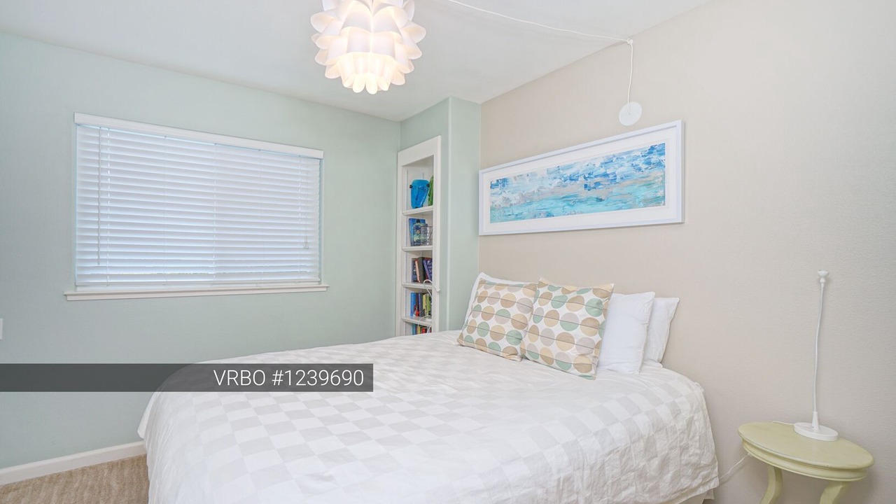 Photo of Bedroom in Opal Cliffs