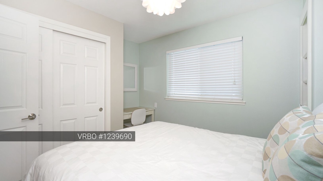 Photo of Bedroom in Opal Cliffs