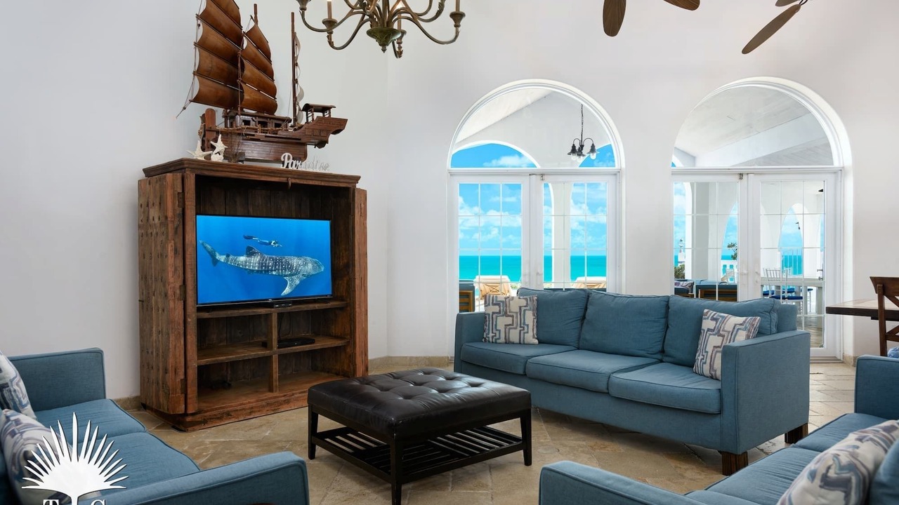 Photo of Livingroom in Long Bay Hills