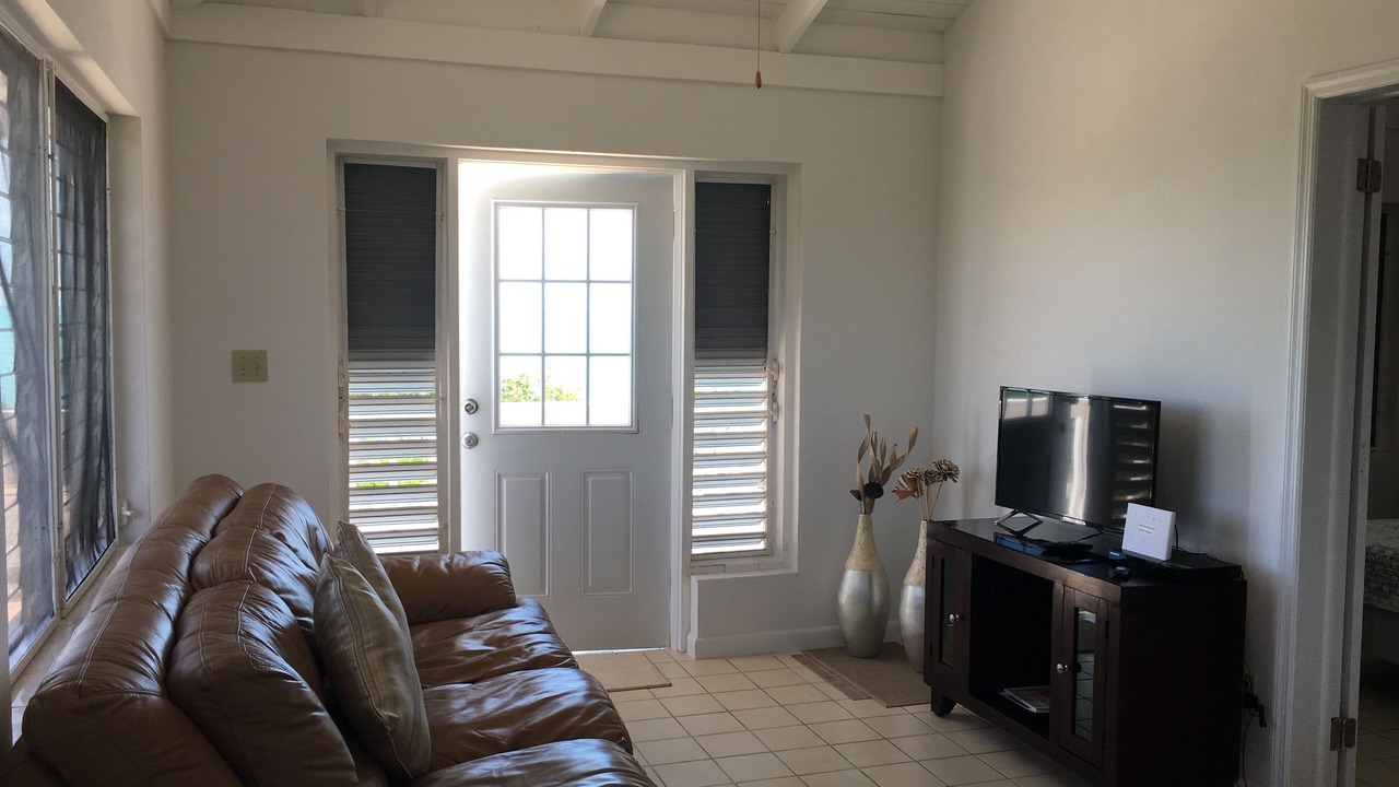 Photo of Livingroom in Long Bay Hills