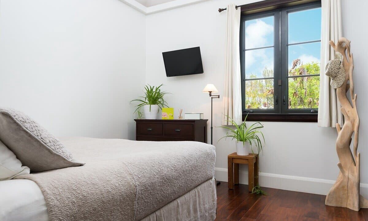 Photo of Bedroom in Leeward Settlement