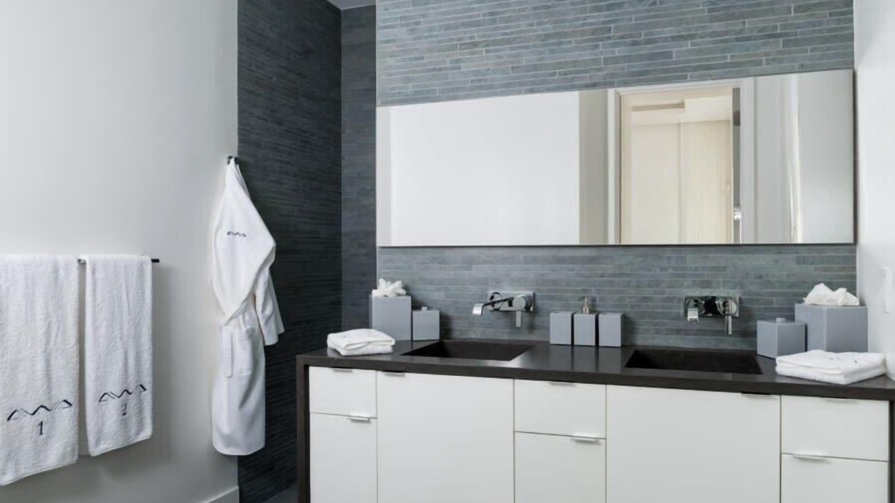 Photo of Bathroom in Leeward Settlement