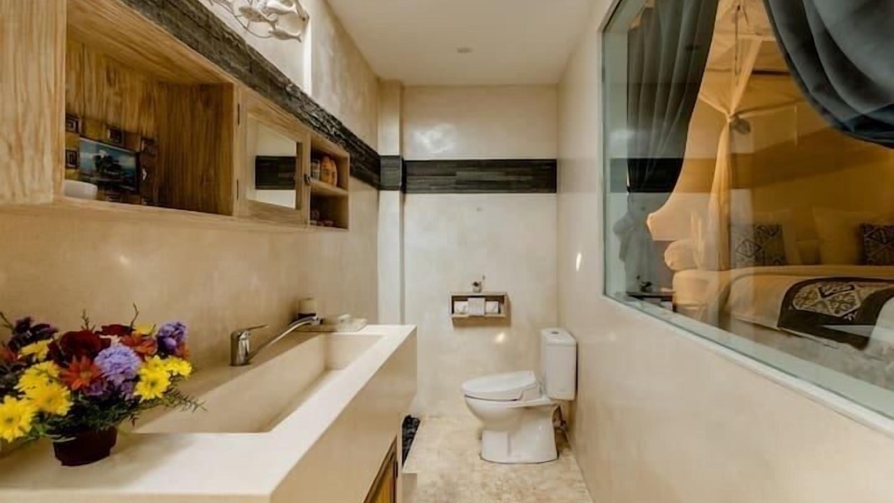 Photo of Bathroom in Sunset Road