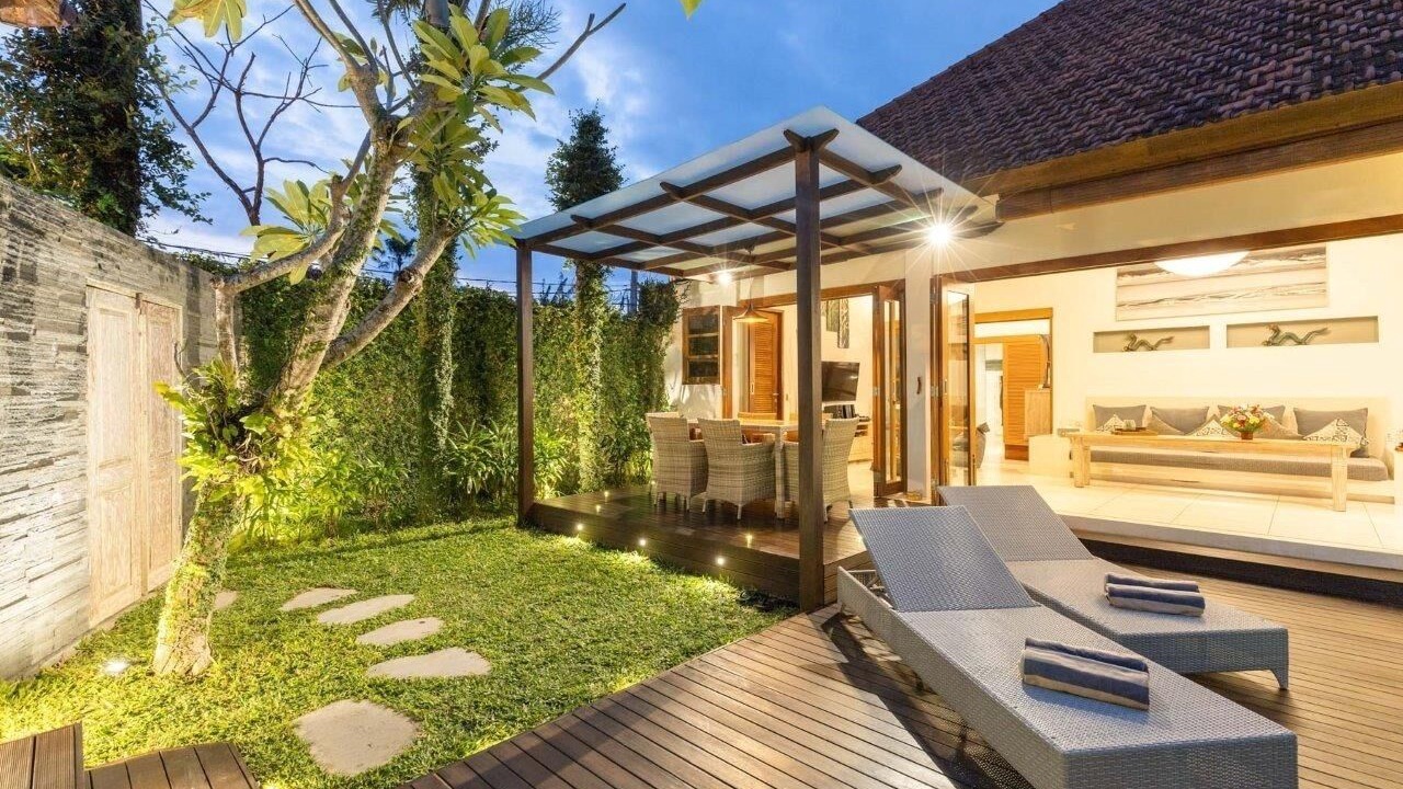 Photo of Patio Balcony in Sunset Road
