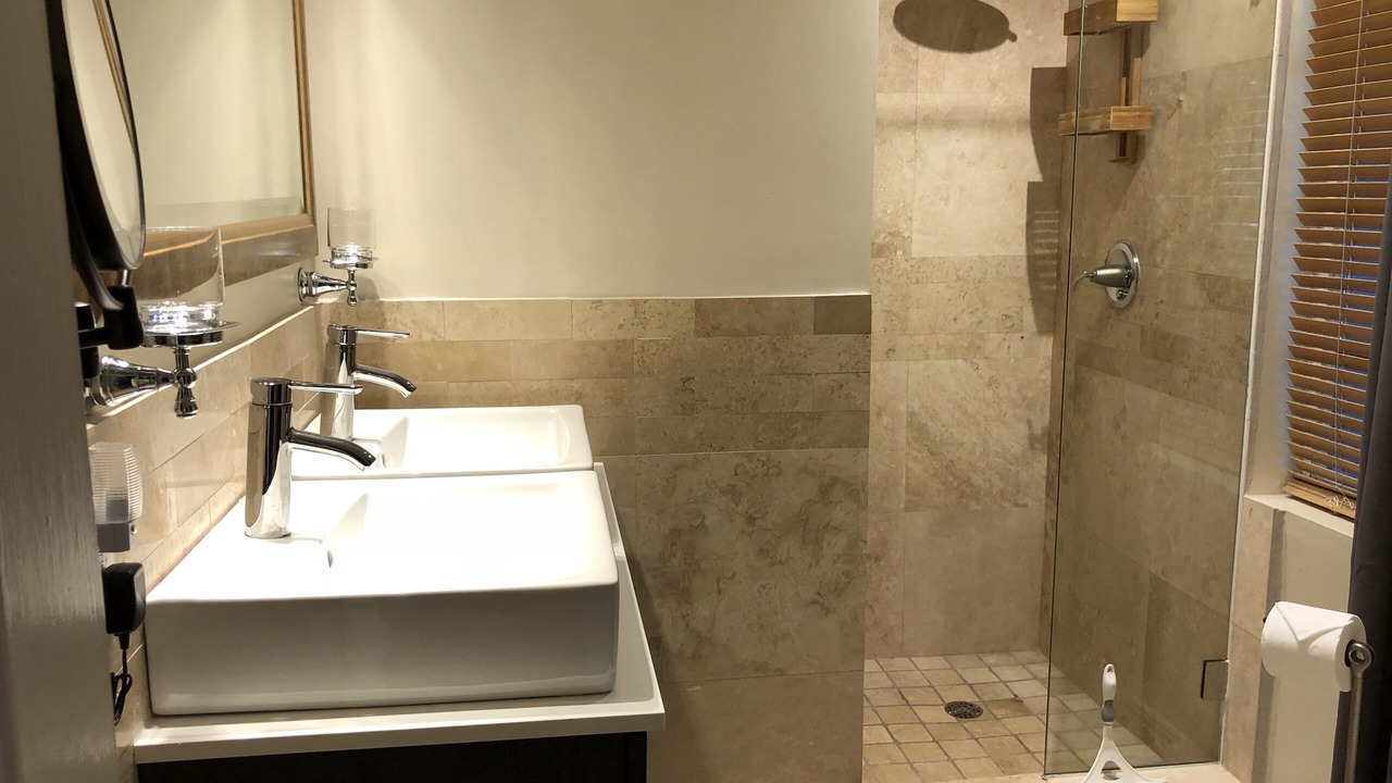 Photo of Bathroom in Discovery Bay