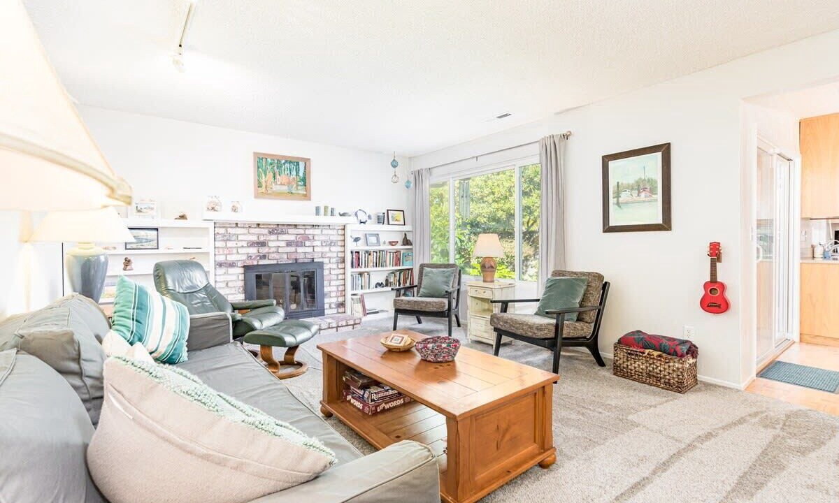 Photo of Livingroom in Opal Cliffs