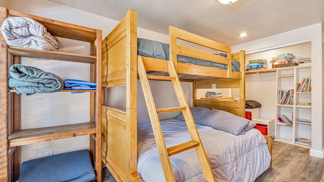 Photo of Bedroom in Opal Cliffs