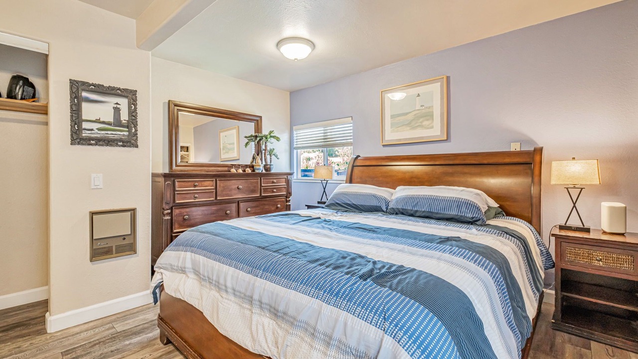 Photo of Bedroom in Opal Cliffs