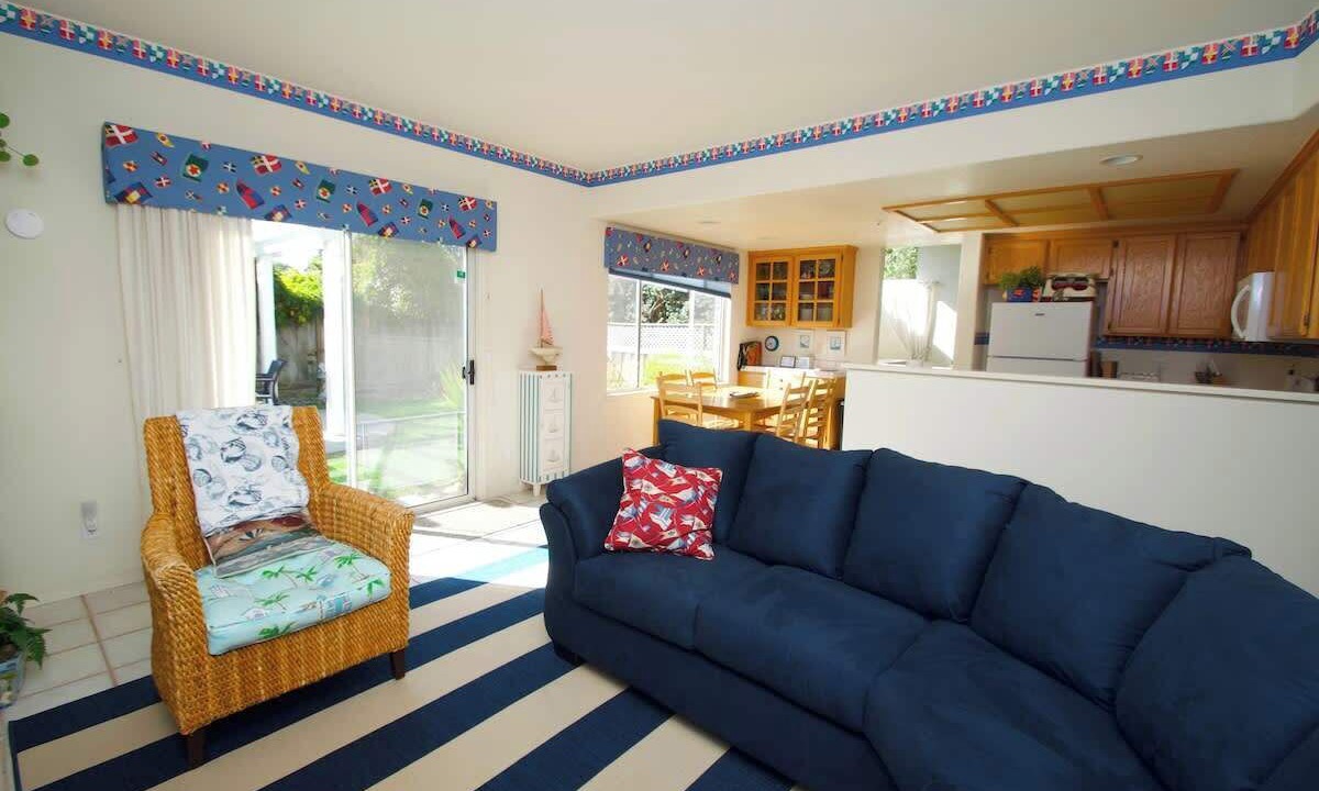 Photo of Livingroom in Westside Santa Cruz