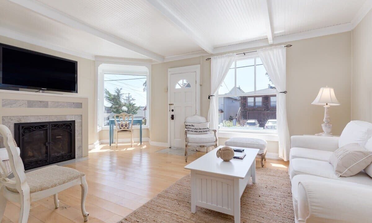 Photo of Livingroom in Seabright