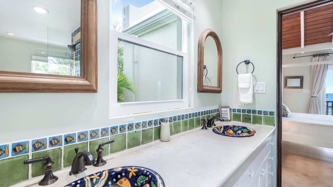 Photo of Bathroom in Venetian Road Settlement