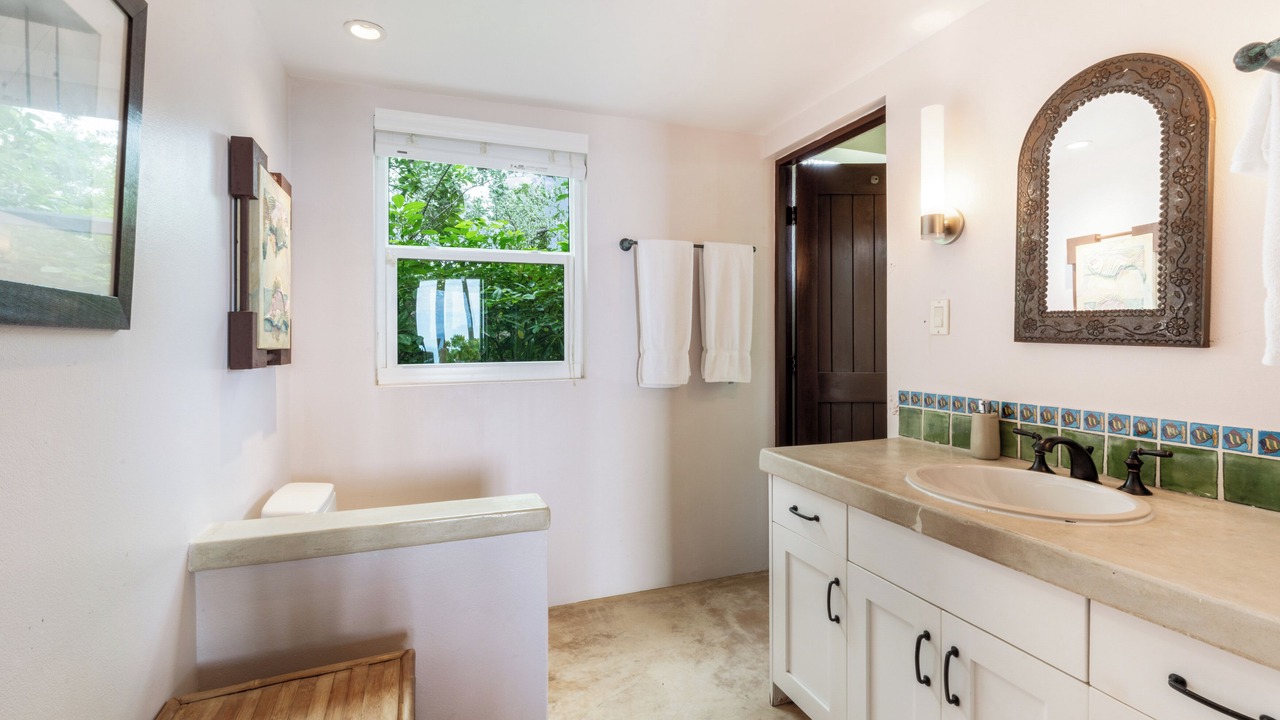 Photo of Bathroom in Venetian Road Settlement