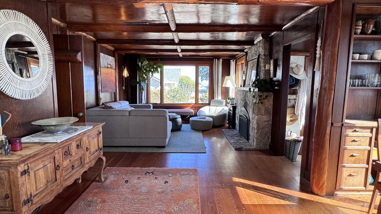 Photo of Livingroom in Westside Santa Cruz