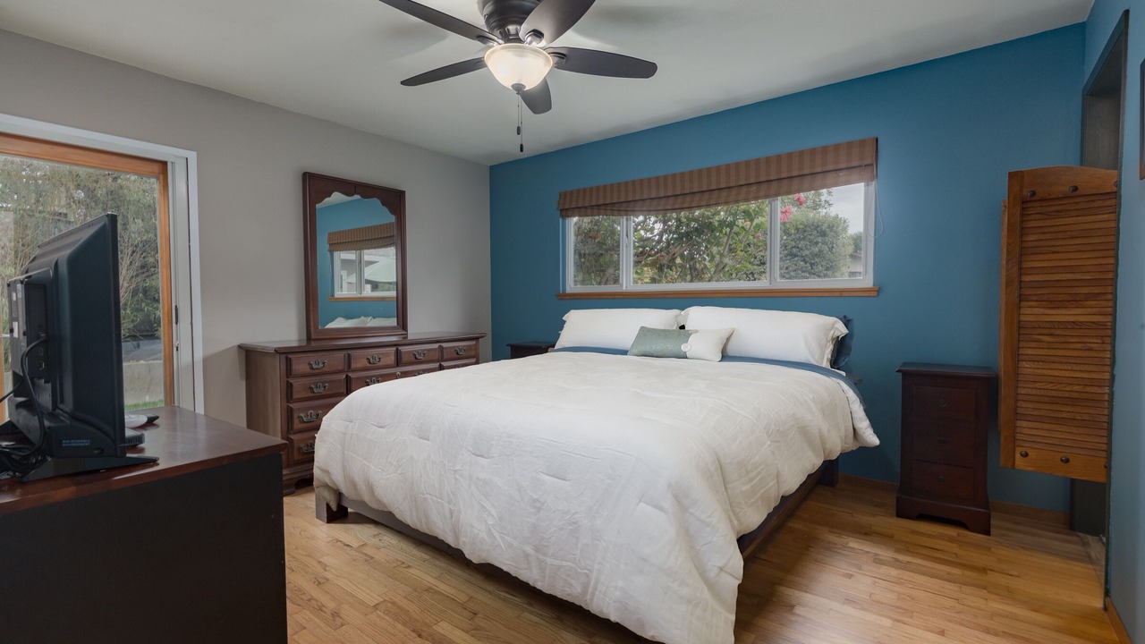 Photo of Bedroom in Opal Cliffs