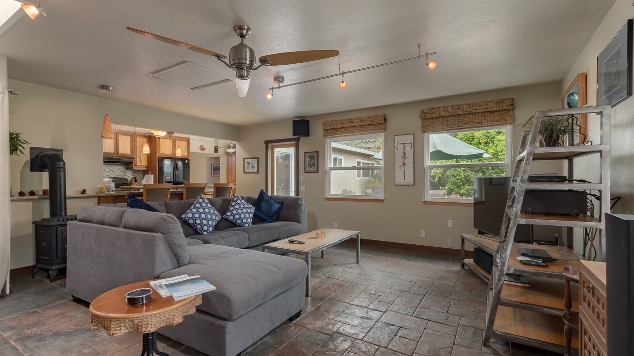 Photo of Livingroom in Opal Cliffs