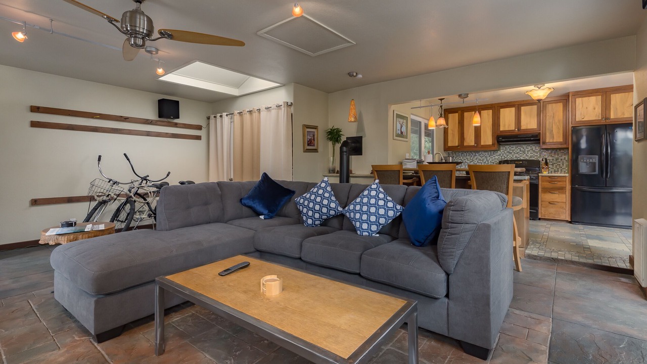 Photo of Livingroom in Opal Cliffs