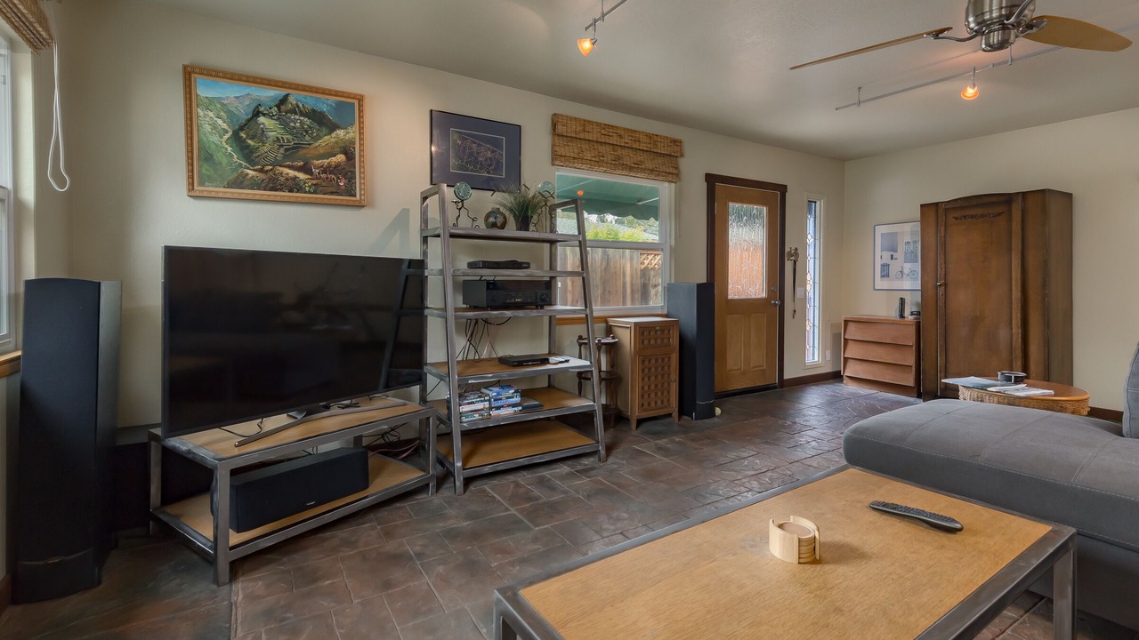 Photo of Livingroom in Opal Cliffs