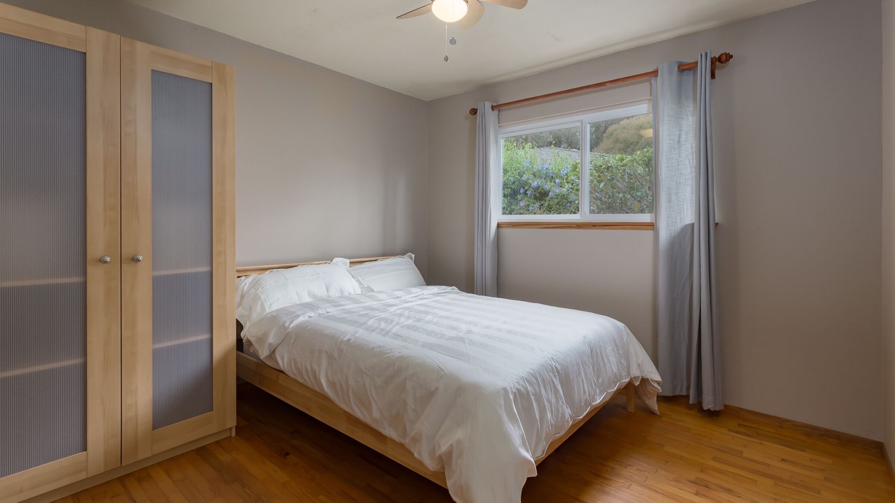 Photo of Bedroom in Opal Cliffs