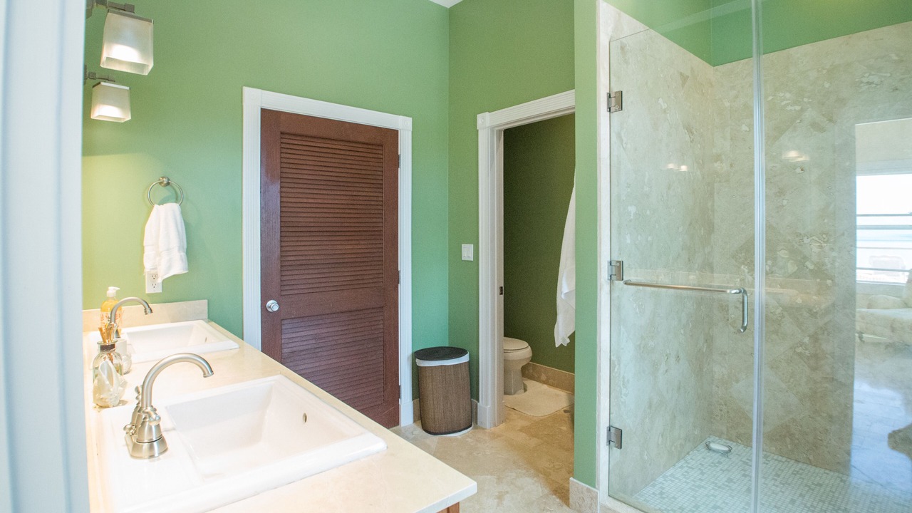 Photo of Bathroom in Leeward Settlement