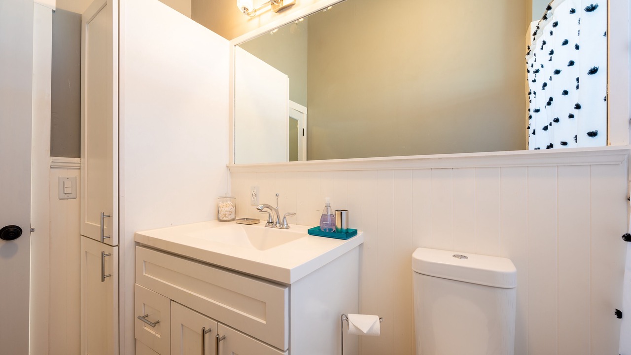 Photo of Bathroom in Bananna Belt