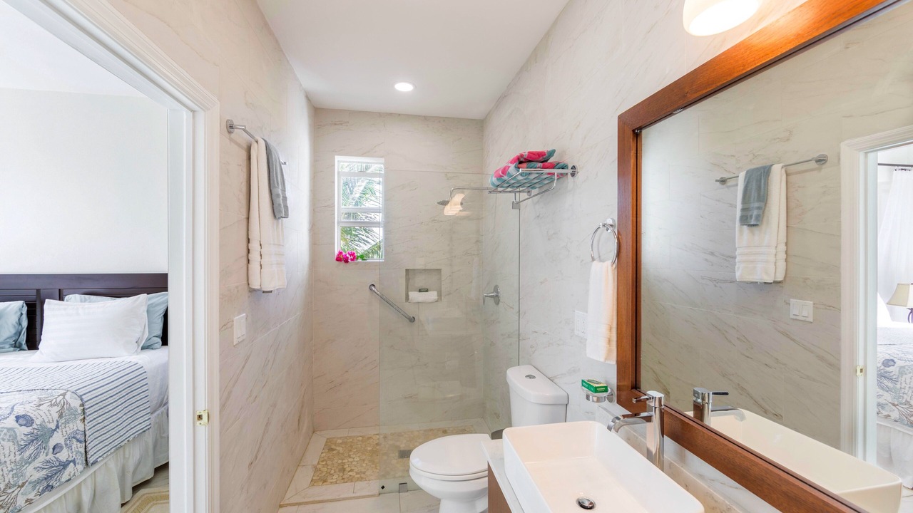 Photo of Bathroom in Long Bay
