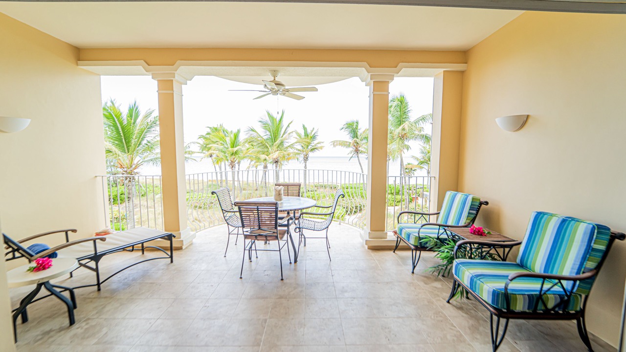 Photo of Patio Balcony in Grace Bay