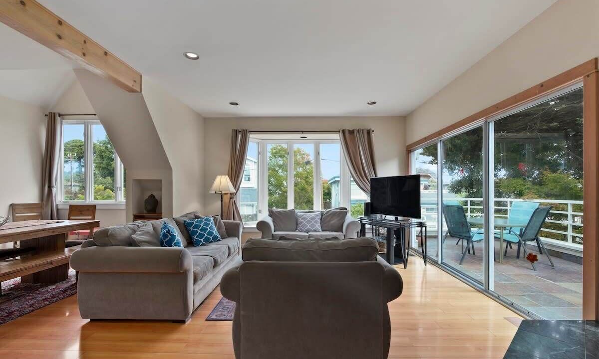 Photo of Livingroom in Seabright