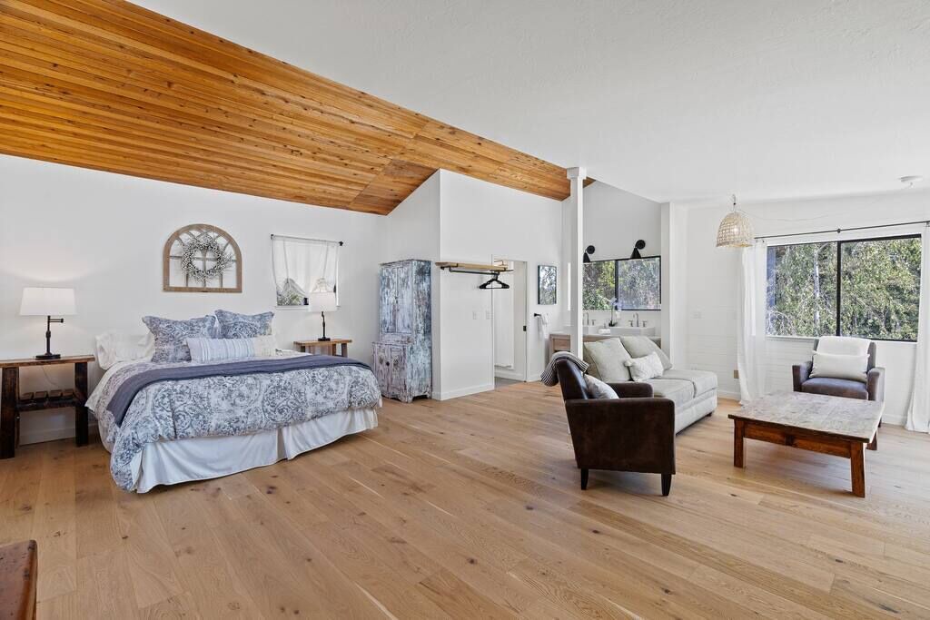 Photo of Others in Aptos