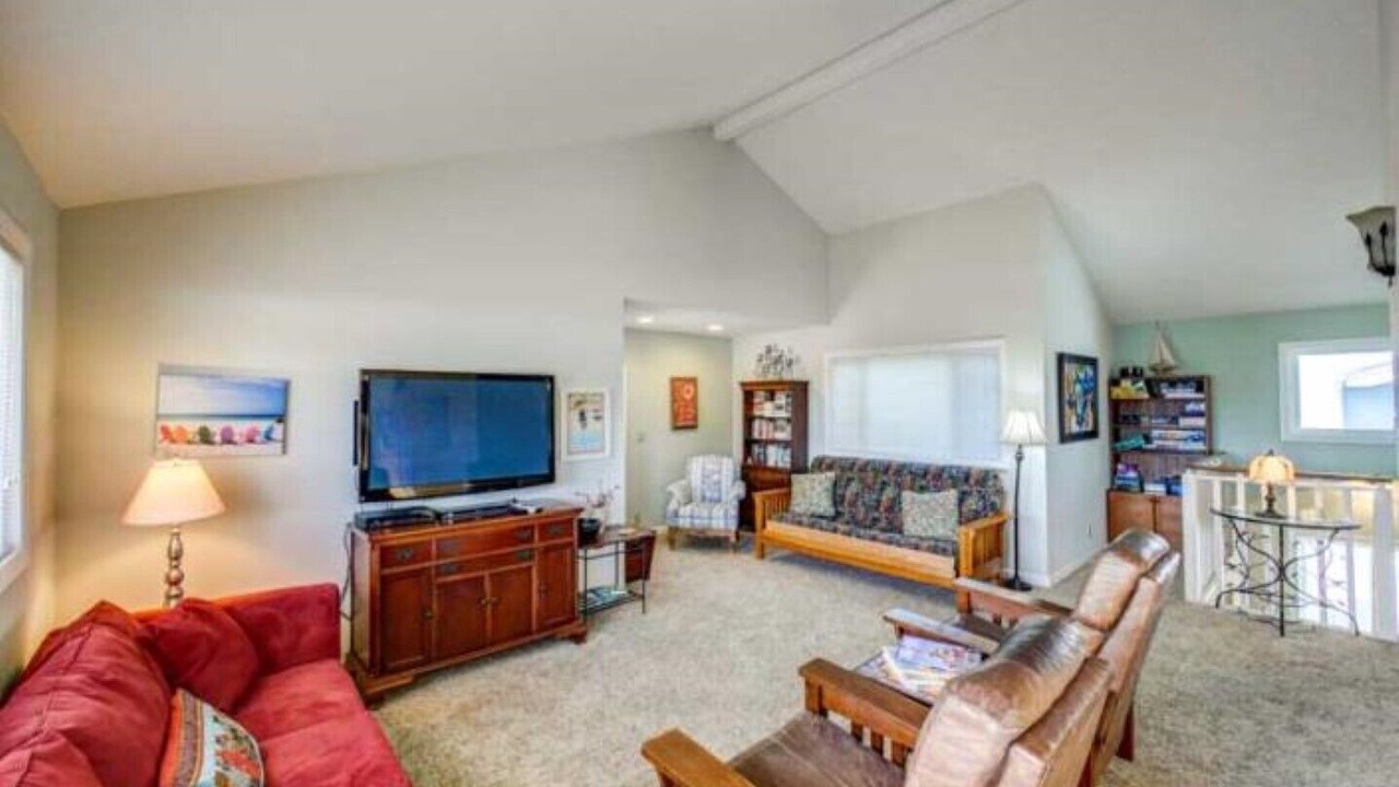 Photo of Livingroom in Westside Santa Cruz