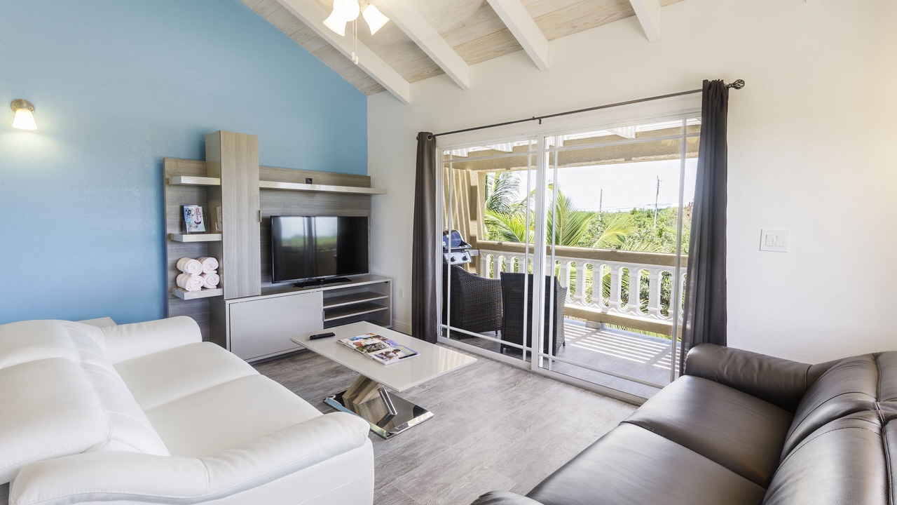 Photo of Livingroom in Long Bay Hills