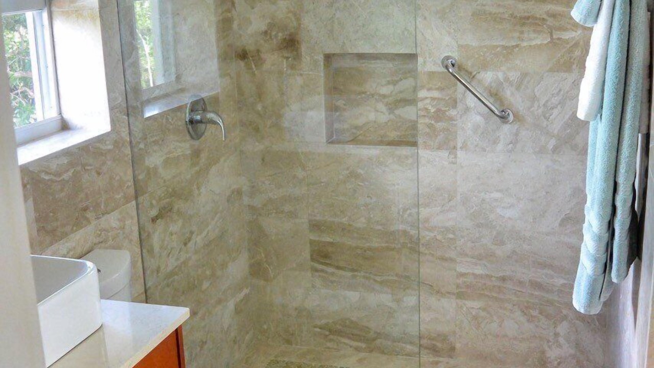 Photo of Bathroom in Long Bay Hills