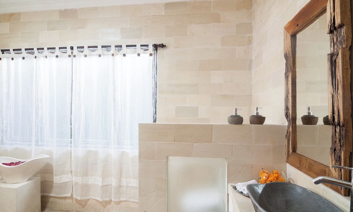 Photo of Bathroom in Petitenget