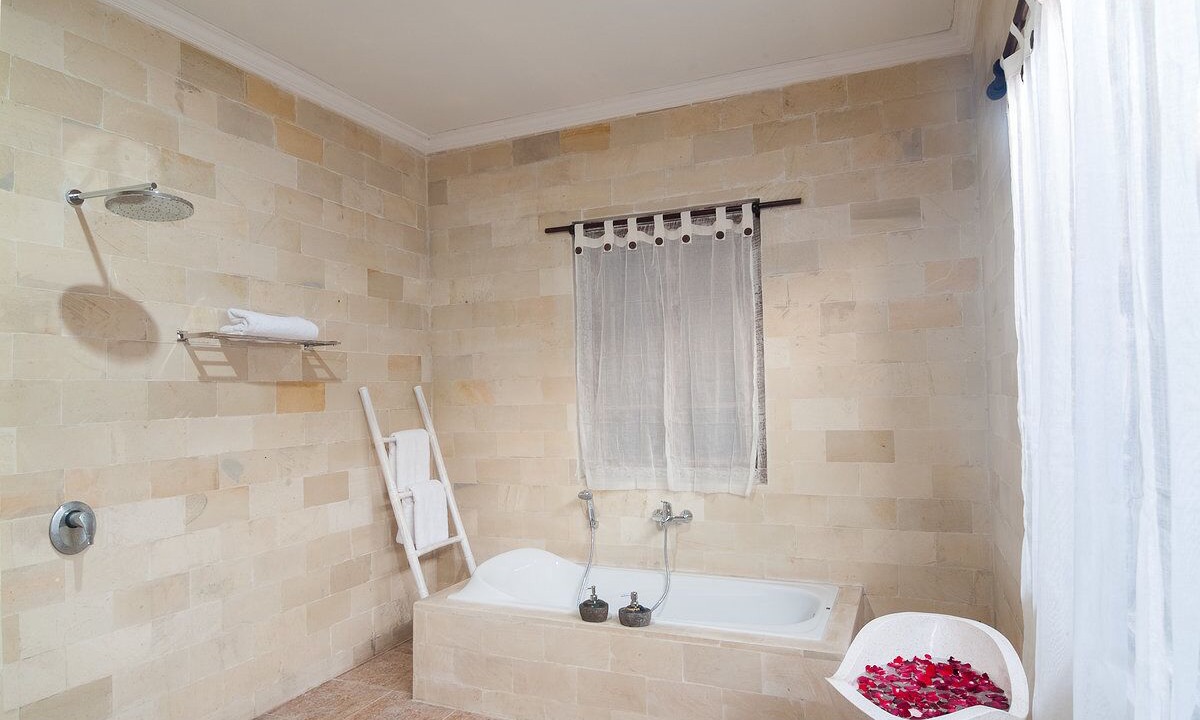 Photo of Bathroom in Petitenget