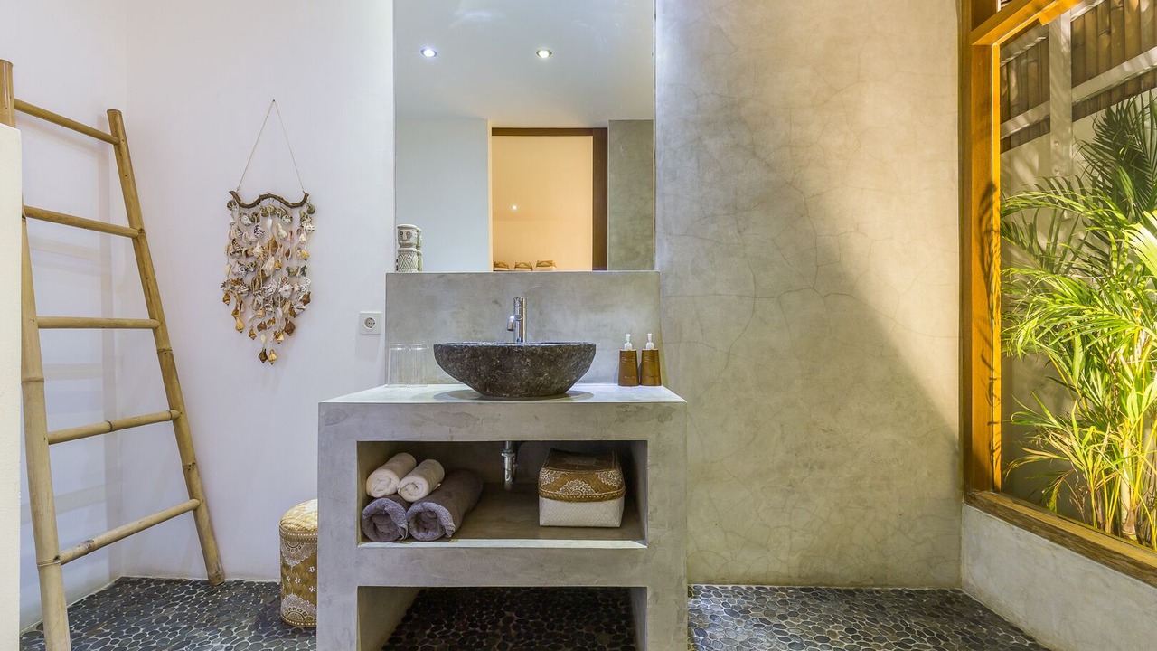 Photo of Bathroom in Petitenget