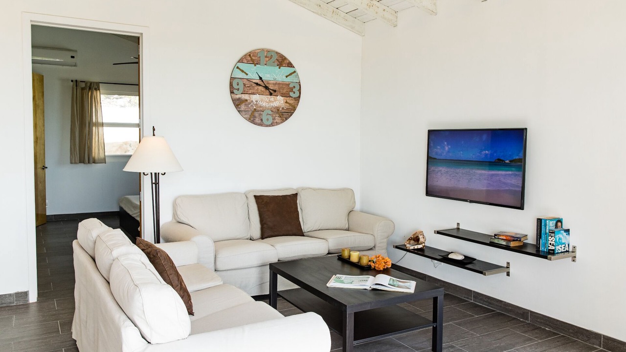 Photo of Livingroom in Long Bay Hills