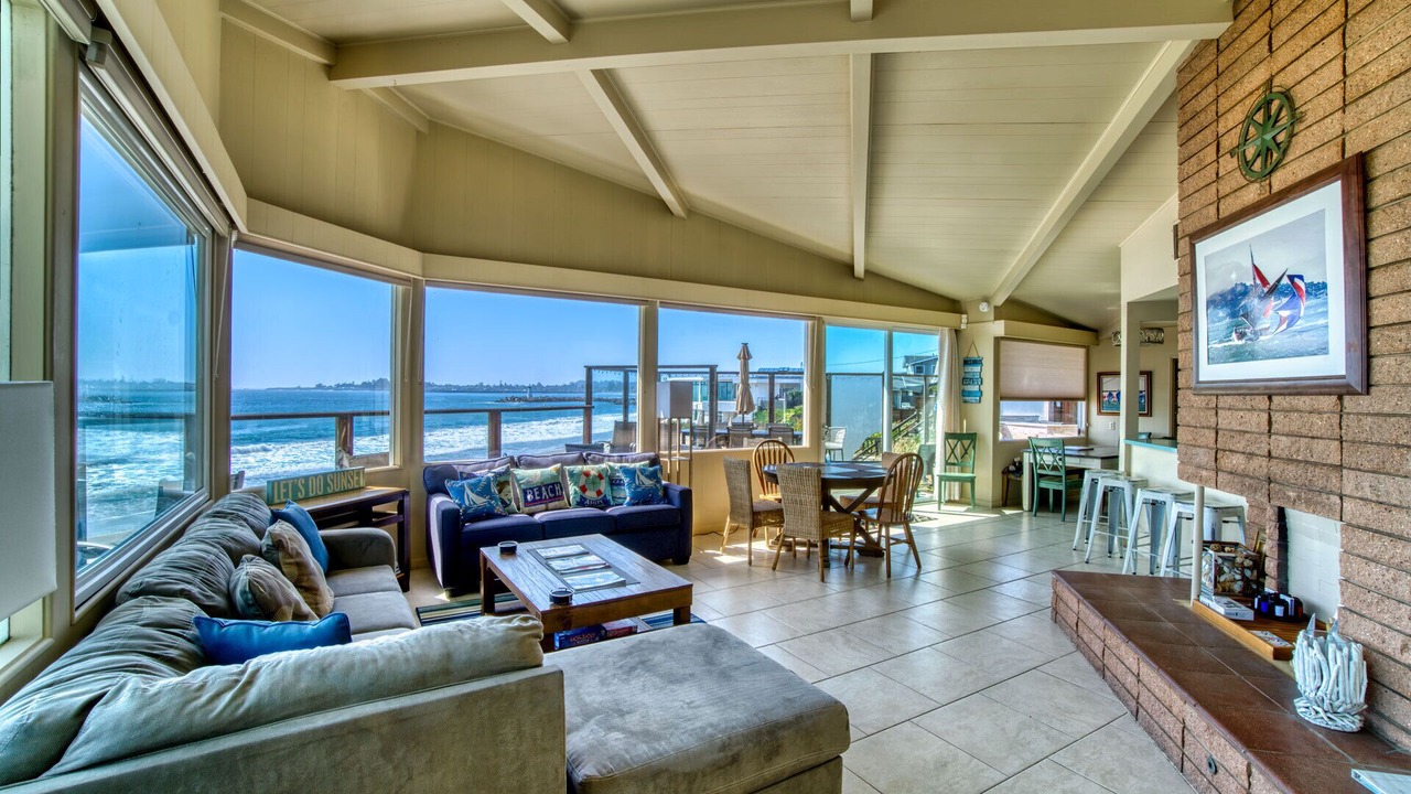 Photo of Livingroom in Westside Santa Cruz