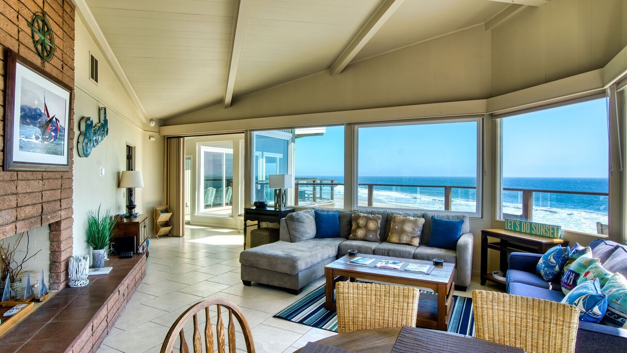 Photo of Livingroom in Westside Santa Cruz