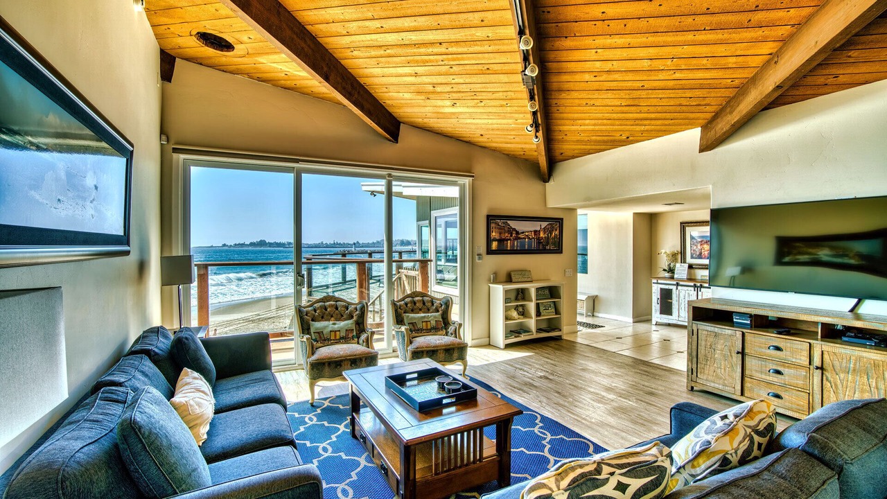 Photo of Livingroom in Westside Santa Cruz