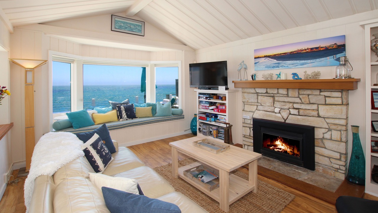 Photo of Livingroom in Opal Cliffs