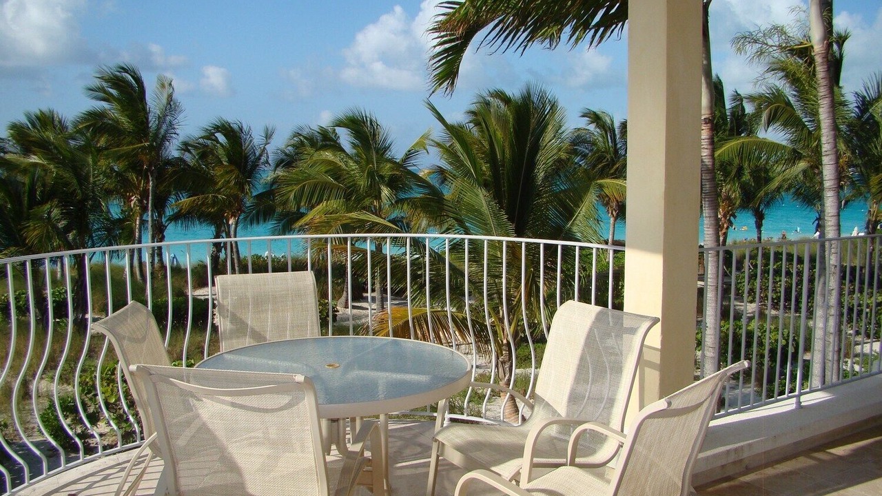 Photo of Patio Balcony in Grace Bay