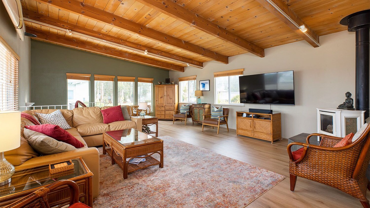 Photo of Livingroom in Opal Cliffs