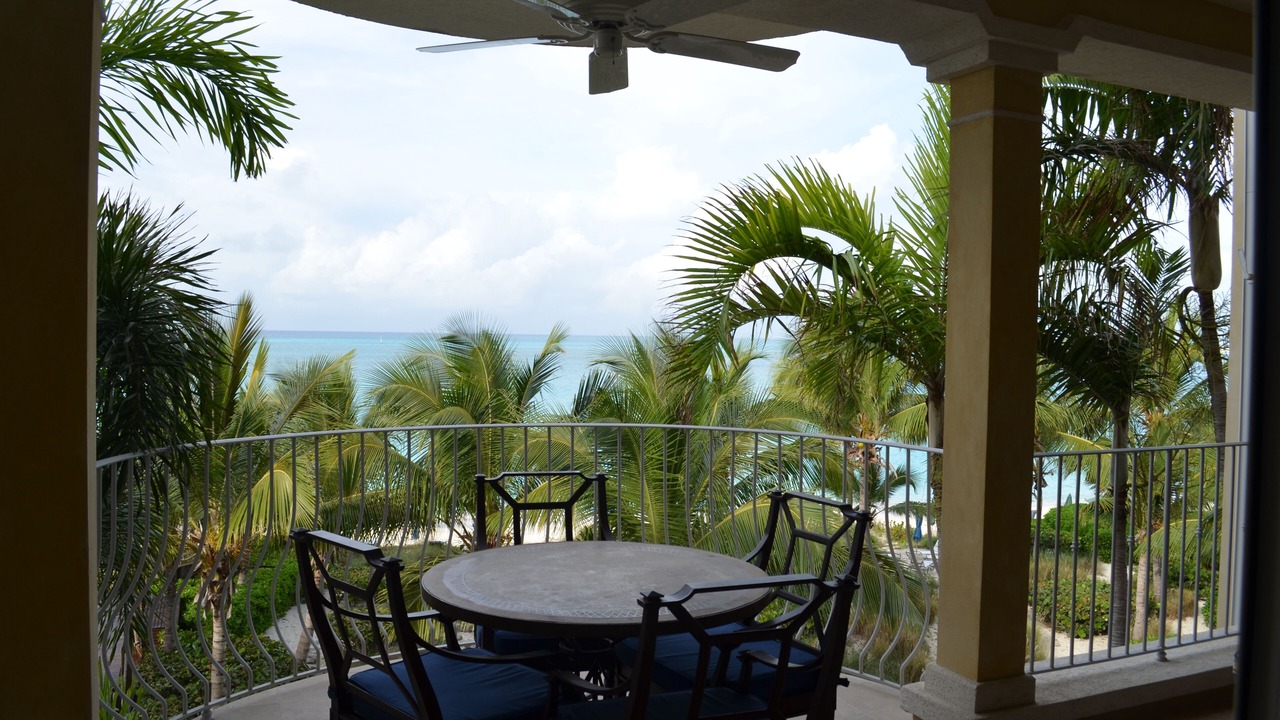 Photo of Patio Balcony in Grace Bay