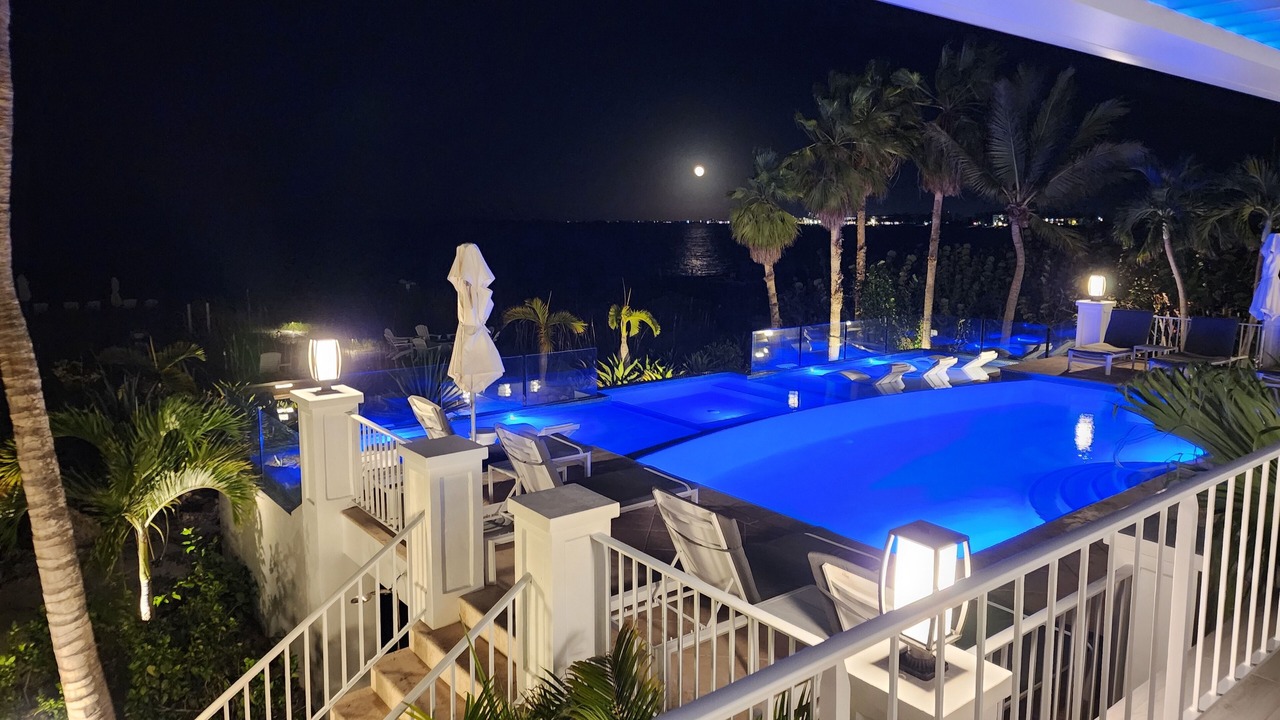 Photo of Outdoor in Grace Bay West