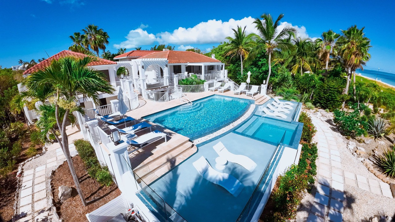 Photo of Outdoor in Grace Bay West