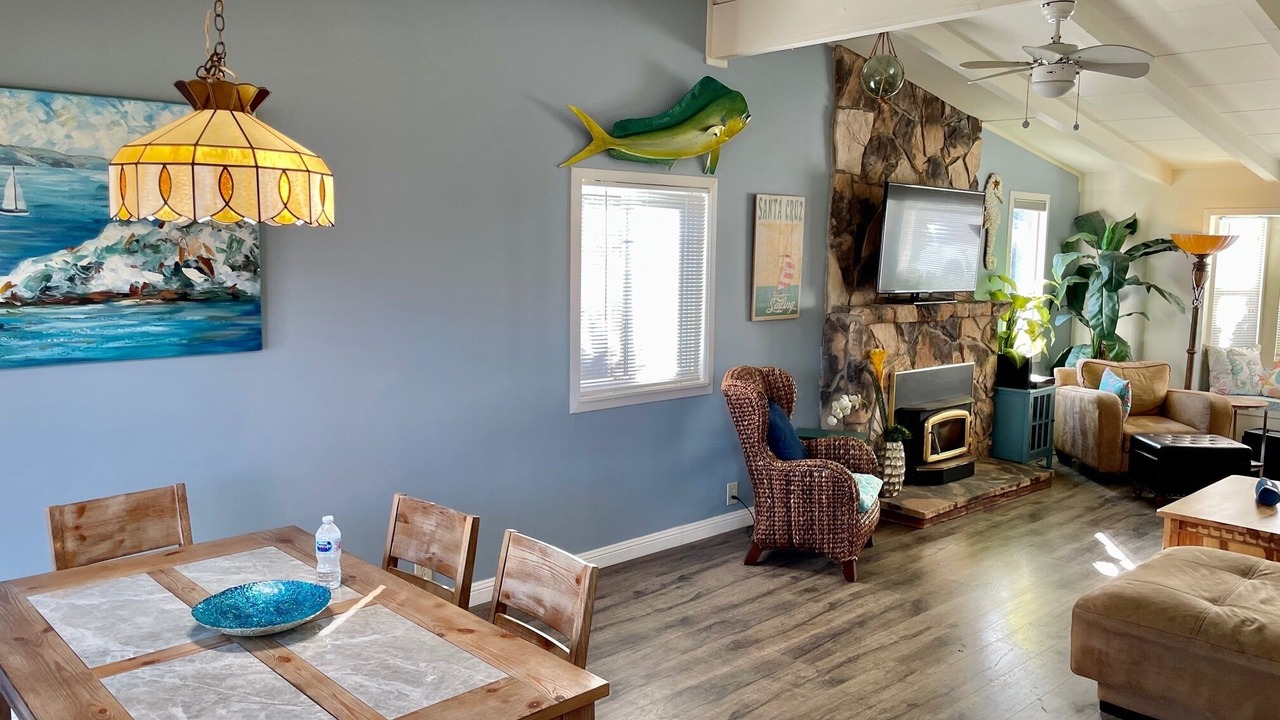 Photo of Livingroom in Westside Santa Cruz
