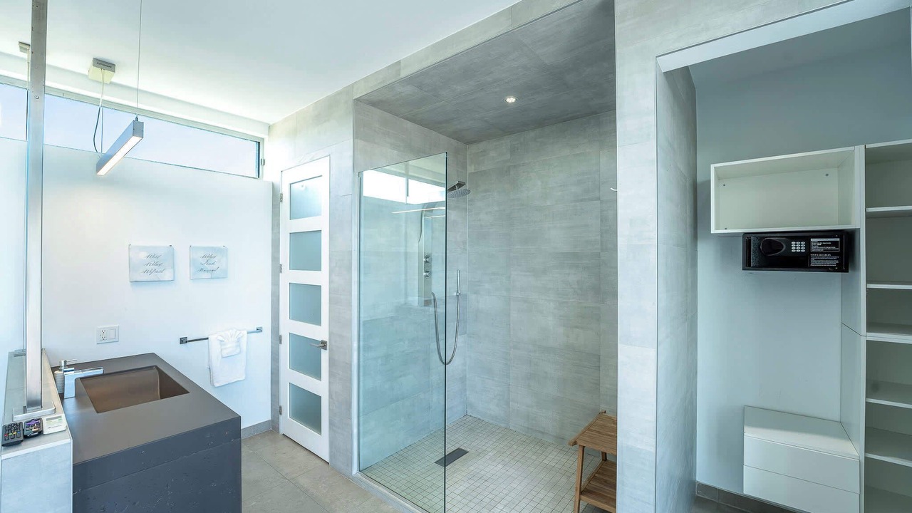 Photo of Bathroom in Long Bay