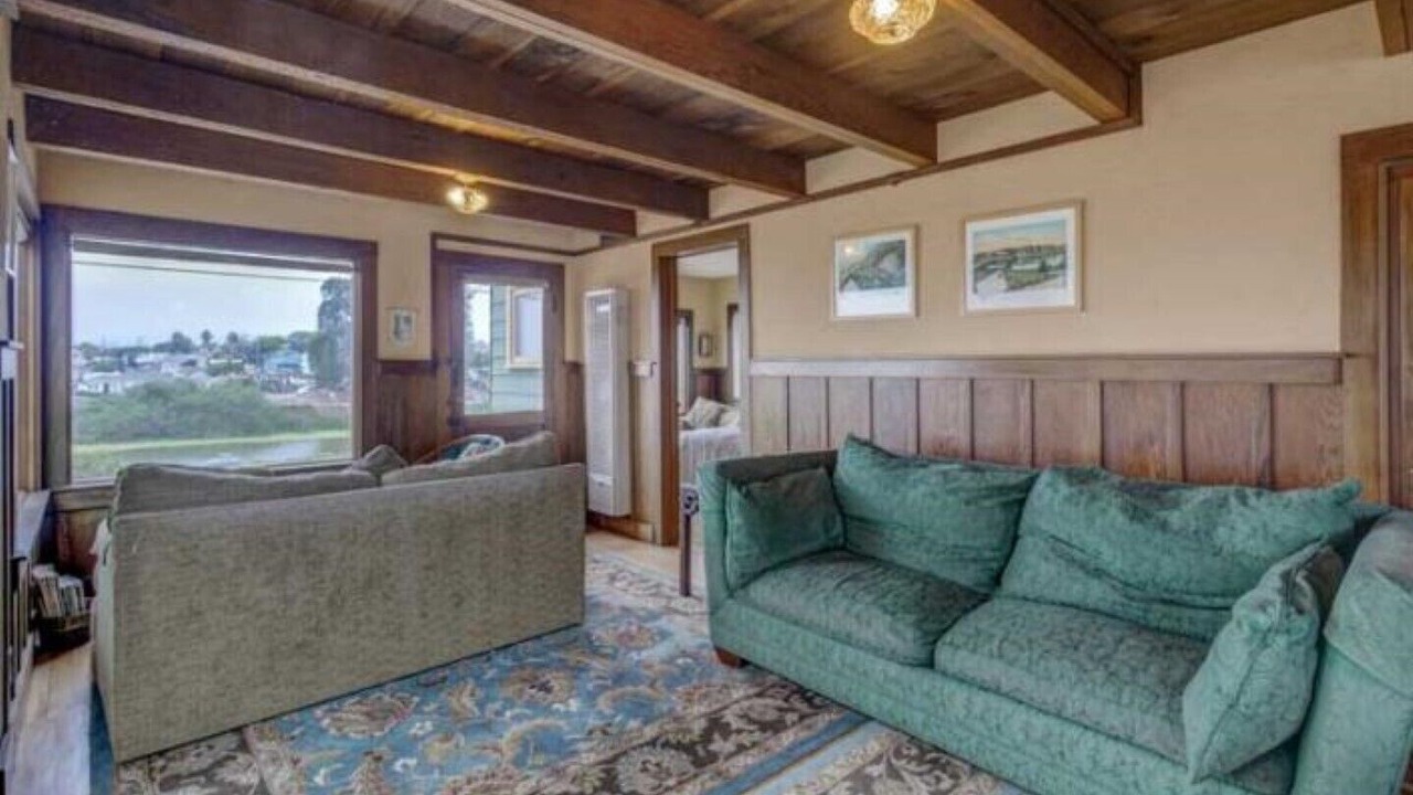 Photo of Livingroom in Eastside Santa Cruz