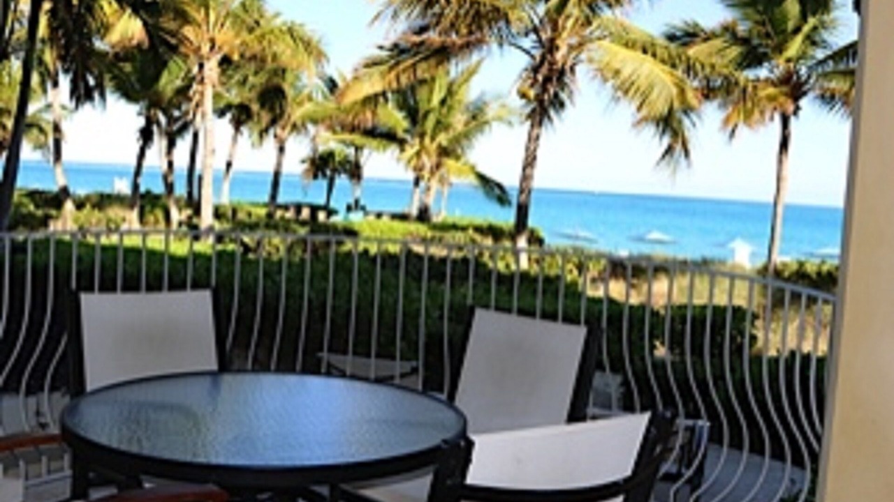 Photo of Patio Balcony in Grace Bay