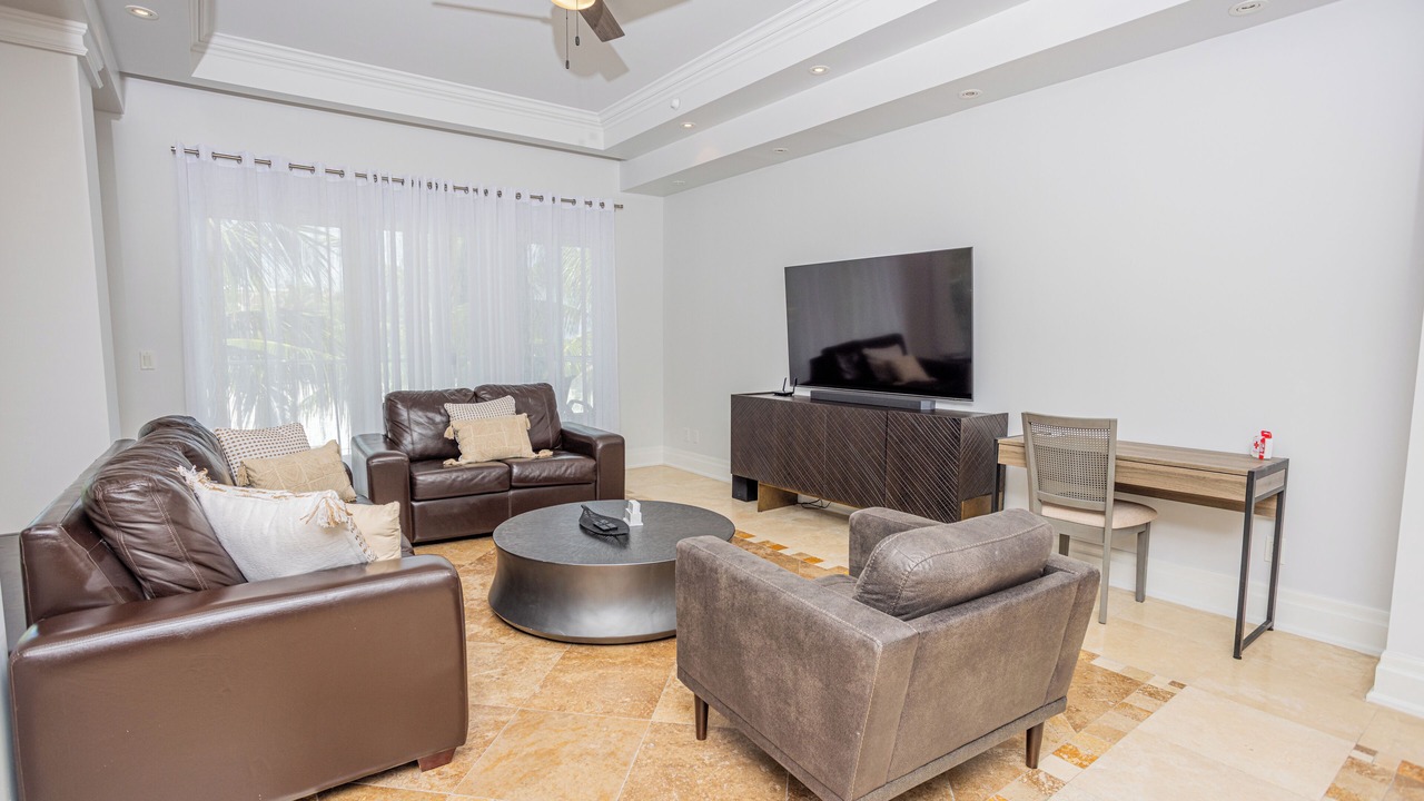 Photo of Livingroom in Leeward Settlement