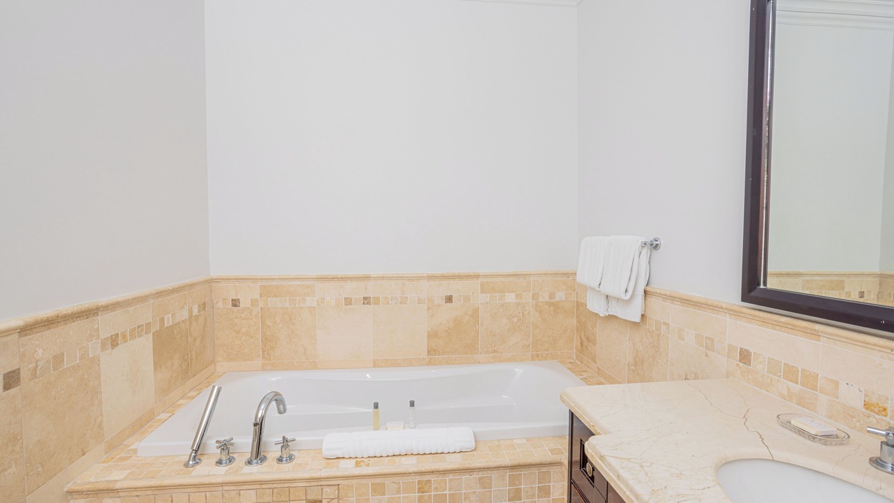 Photo of Bathroom in Leeward Settlement